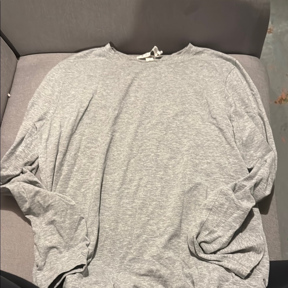 Lululemon Light Gray Long Sleeve Tee womens size 8